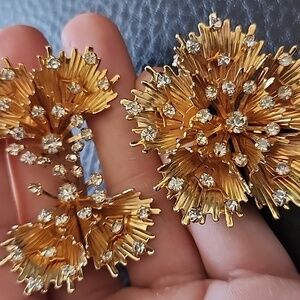 VTG Emmons Gold Floral Brooch & Clip Earring Set